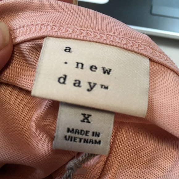 NWT A New Day Woman's Scoop Neck Pullover - Pink - Short Sleeve - Size X - Picture 5 of 6